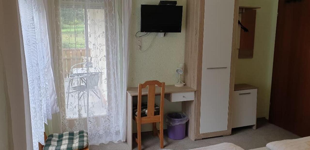 Landgasthof Peterhof Etzelwang Bagian luar foto